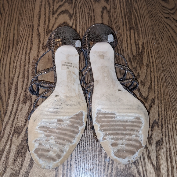 Heels - Picture 2 of 4